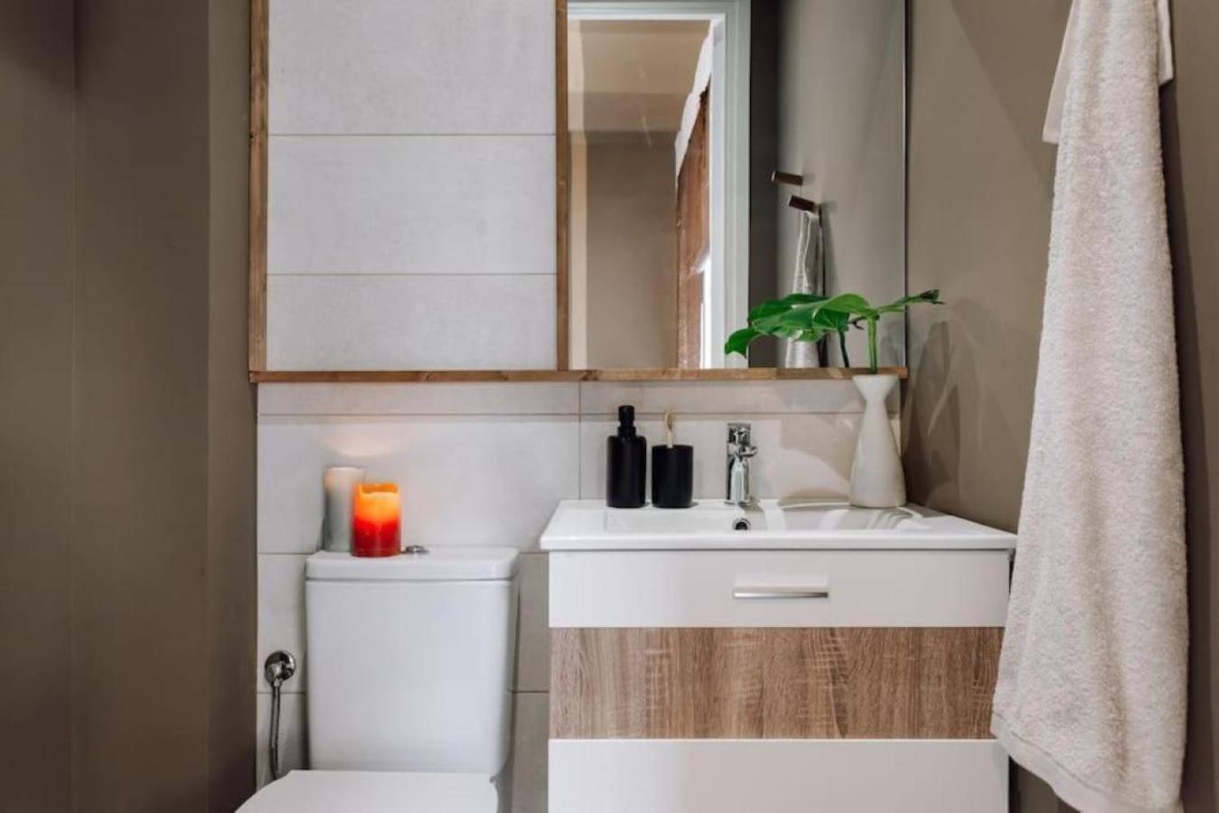Zioba - 3 Bedroom And Balcony In Gracia Apartment